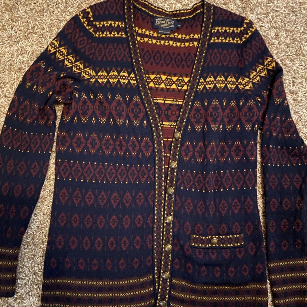 Pendleton women’s Navy, Burgundy & Gold Patterned Cardigan